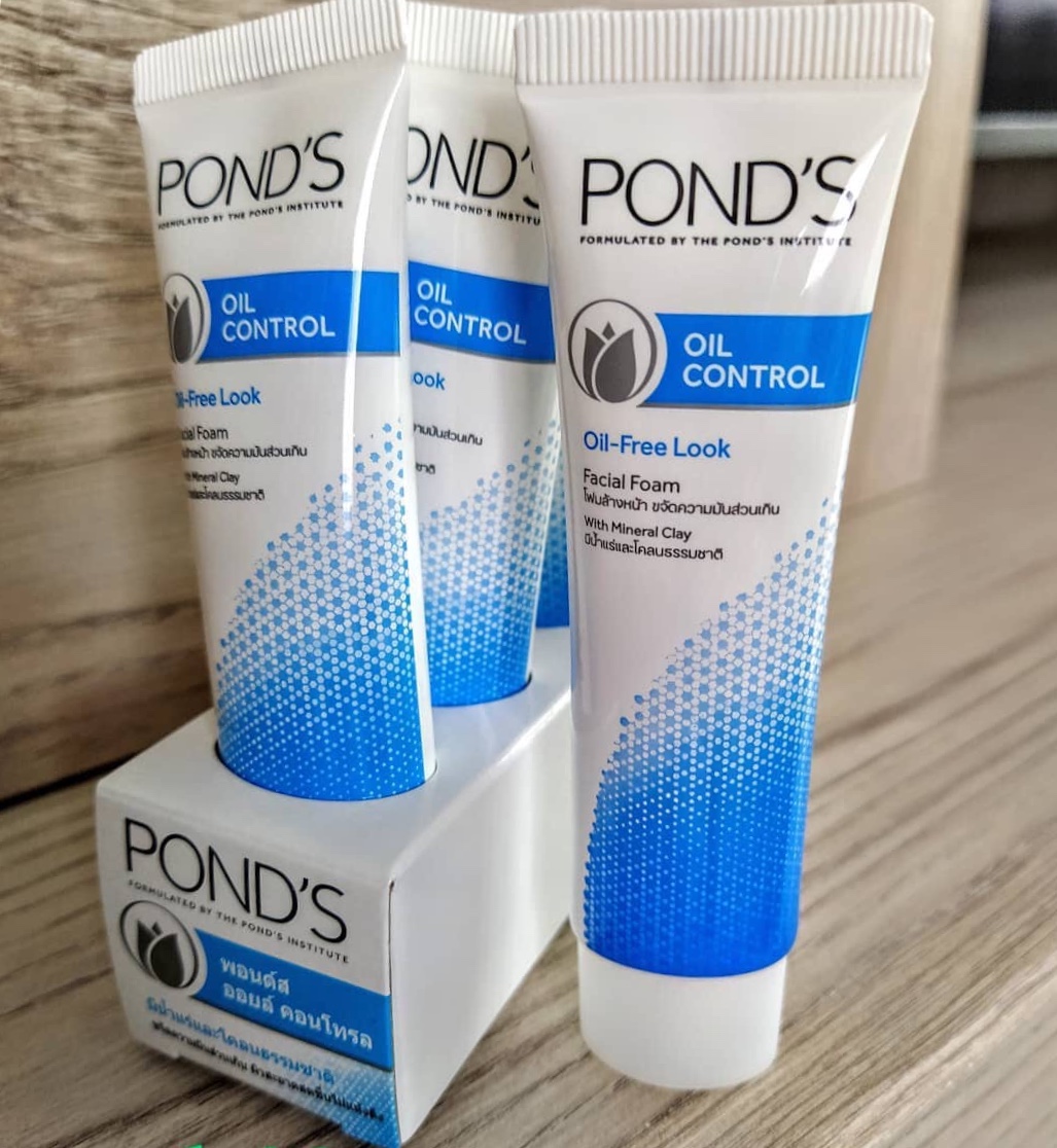 Натуральная матирующая пенка для умывания из Тайланда оил контрол для жирной кожи Pond’s Oil Control Oil-free Look Facial Foam купить в Москве и Московской области.