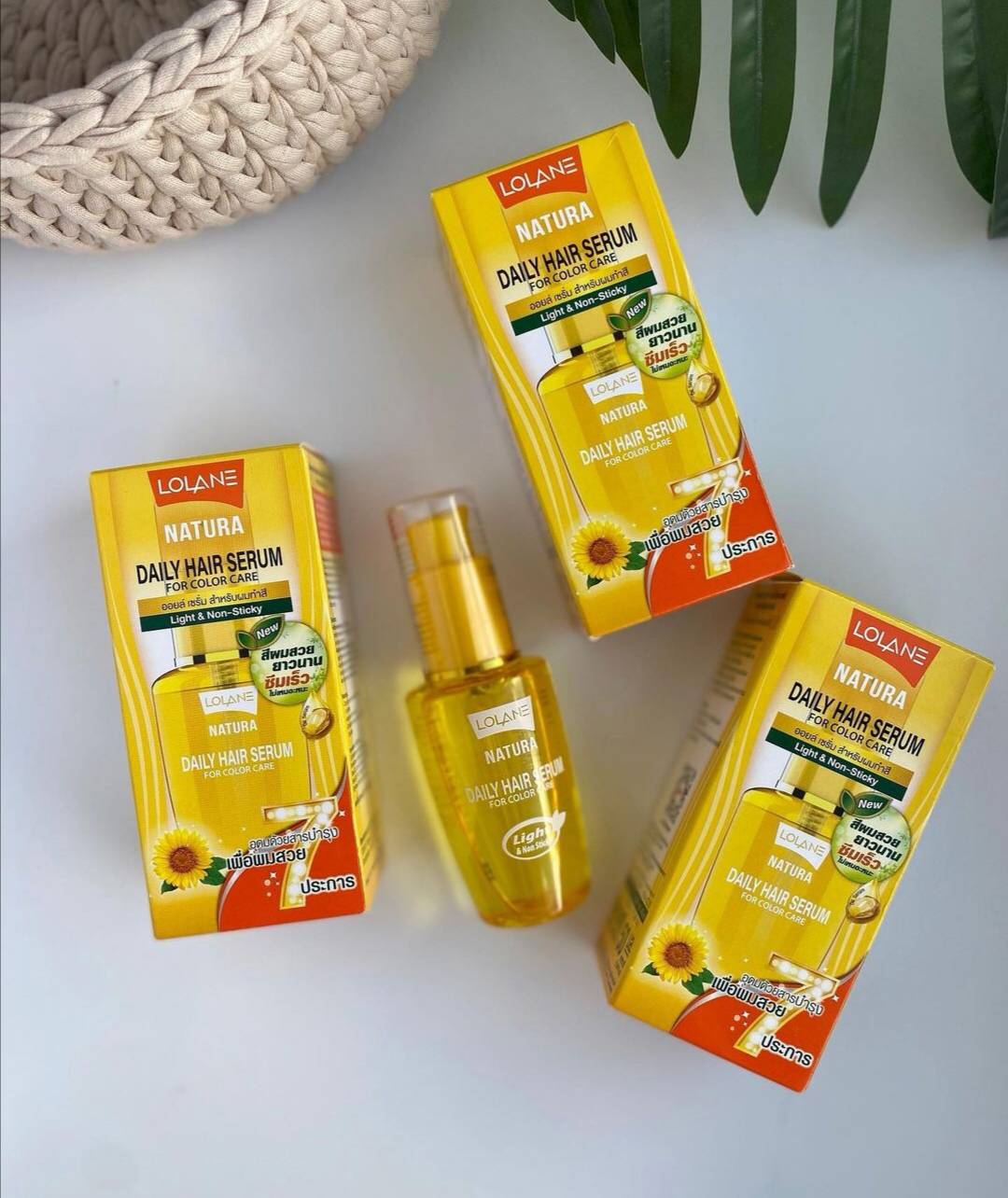 Натуральная восстанавливающая сыворотка для окрашенных и поврежденных волос Подсолнечник Lolane Natura daily hair serum magic in One For Color Care 50 мл. Таиланд