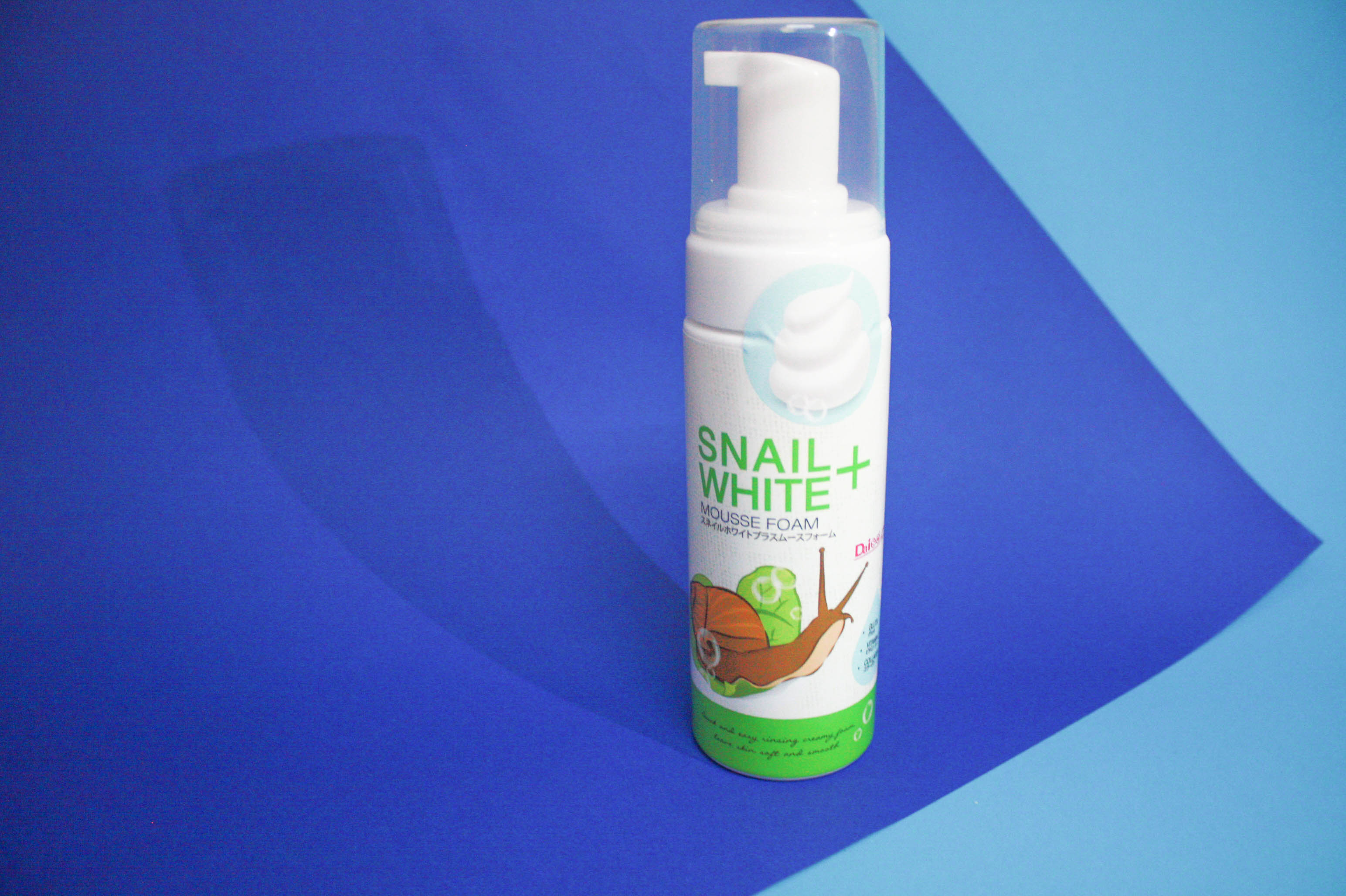 Тайская улиточная пенка-мусс для умывания от Daiso Snail white 150 мл.