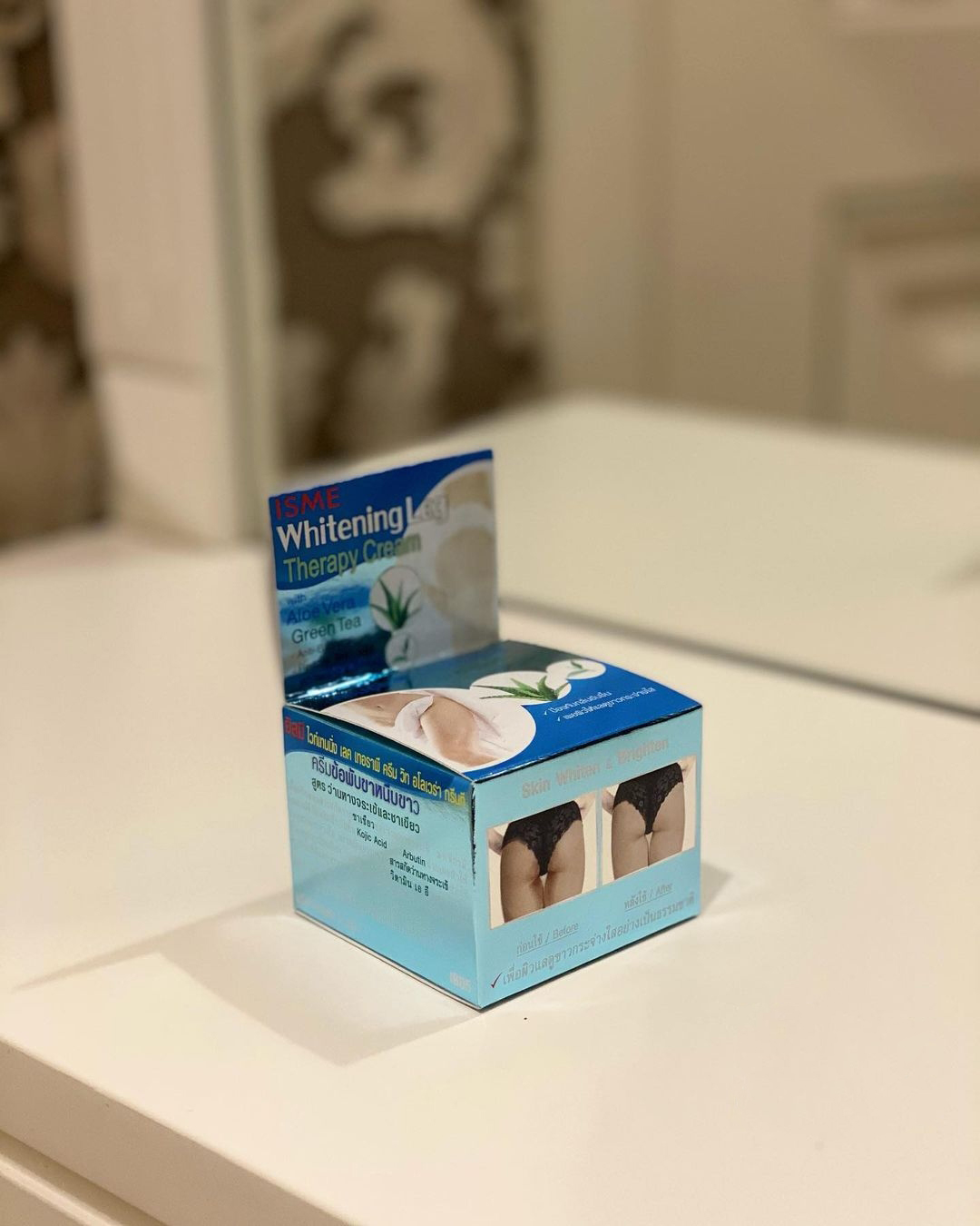 Тайский отбеливающий крем для интимных зон с Алоэ Вера и Зеленым чаем Isme Whitening Leg Cream.